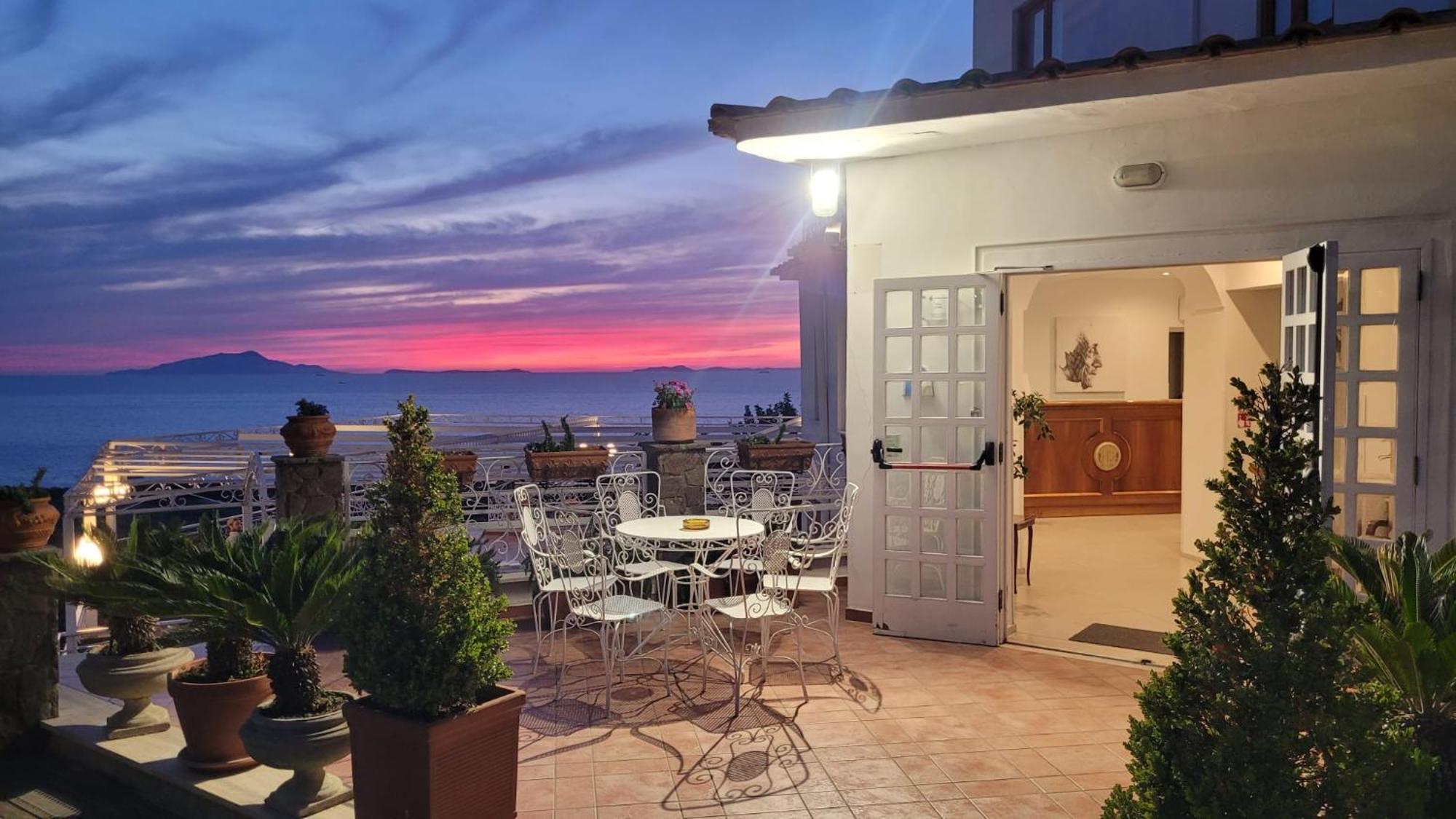 Hotel Dania Σορέντο Εξωτερικό φωτογραφία