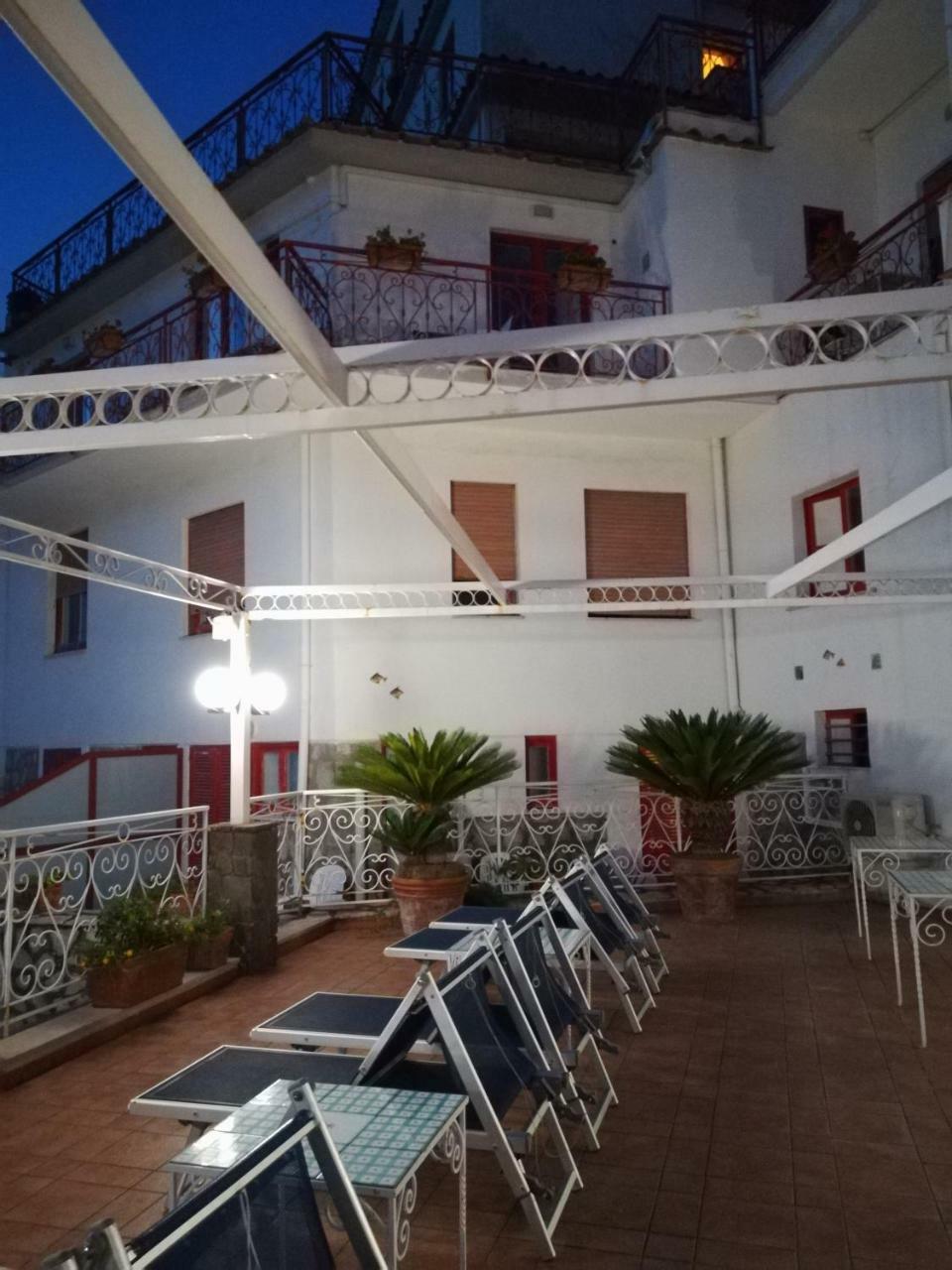 Hotel Dania Σορέντο Εξωτερικό φωτογραφία
